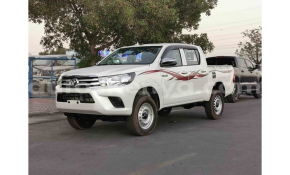 Imported Toyota Hilux White Makiinaa iti Import - Dubai keessatti Central Kenya keessatti Imported Toyota Hilux White Makiinaa iti Import - Dubai keessatti Central Kenya keessatti