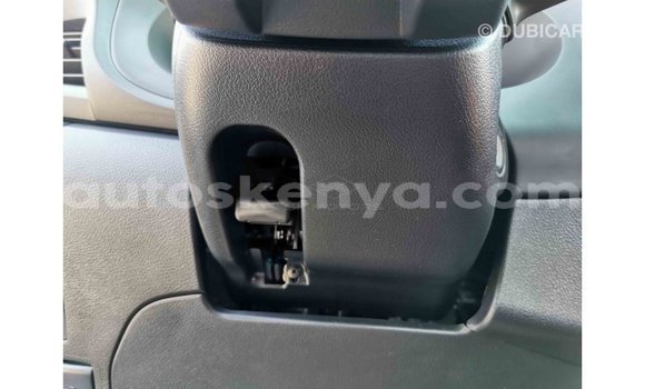 Imported Toyota Hilux White Makiinaa iti Import - Dubai keessatti Central Kenya keessatti Imported Toyota Hilux White Makiinaa iti Import - Dubai keessatti Central Kenya keessatti