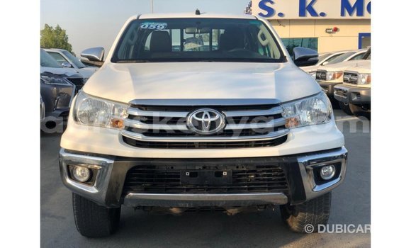 Nunua Imported Toyota Hilux Nyeupe Gari ndani ya Import - Dubai nchini Kati Kenya Nunua Imported Toyota Hilux Nyeupe Gari ndani ya Import - Dubai nchini Kati Kenya