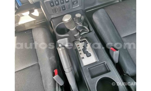 Imported Toyota FJ Cruiser Beige Makiinaa iti Import - Dubai keessatti Central Kenya keessatti Imported Toyota FJ Cruiser Beige Makiinaa iti Import - Dubai keessatti Central Kenya keessatti