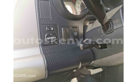 Imported Toyota FJ Cruiser Beige Makiinaa iti Import - Dubai keessatti Central Kenya keessatti Imported Toyota FJ Cruiser Beige Makiinaa iti Import - Dubai keessatti Central Kenya keessatti