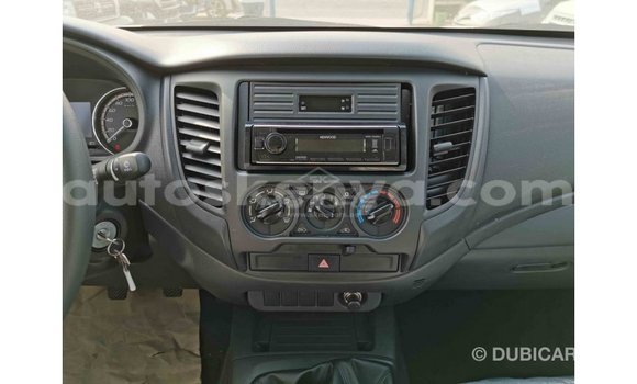 Nunua Imported Mitsubishi L200 Nyeupe Gari ndani ya Import - Dubai nchini Kati Kenya Nunua Imported Mitsubishi L200 Nyeupe Gari ndani ya Import - Dubai nchini Kati Kenya