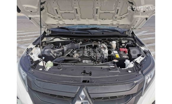 Nunua Imported Mitsubishi L200 Nyeupe Gari ndani ya Import - Dubai nchini Kati Kenya Nunua Imported Mitsubishi L200 Nyeupe Gari ndani ya Import - Dubai nchini Kati Kenya