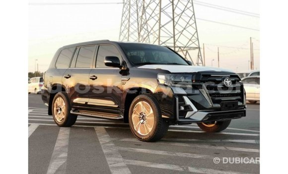 Nunua Imported Toyota Land Cruiser Nyeusi Gari ndani ya Import - Dubai nchini Kati Kenya Nunua Imported Toyota Land Cruiser Nyeusi Gari ndani ya Import - Dubai nchini Kati Kenya