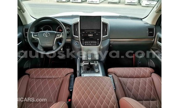 Nunua Imported Toyota Land Cruiser Nyeusi Gari ndani ya Import - Dubai nchini Kati Kenya Nunua Imported Toyota Land Cruiser Nyeusi Gari ndani ya Import - Dubai nchini Kati Kenya