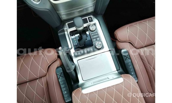Nunua Imported Toyota Land Cruiser Nyeusi Gari ndani ya Import - Dubai nchini Kati Kenya Nunua Imported Toyota Land Cruiser Nyeusi Gari ndani ya Import - Dubai nchini Kati Kenya