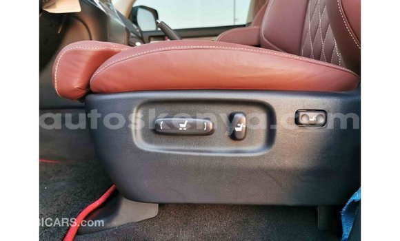 Nunua Imported Toyota Land Cruiser Nyeusi Gari ndani ya Import - Dubai nchini Kati Kenya Nunua Imported Toyota Land Cruiser Nyeusi Gari ndani ya Import - Dubai nchini Kati Kenya