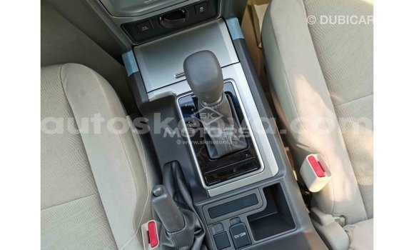 Imported Toyota Prado White Makiinaa iti Import - Dubai keessatti Central Kenya keessatti Imported Toyota Prado White Makiinaa iti Import - Dubai keessatti Central Kenya keessatti