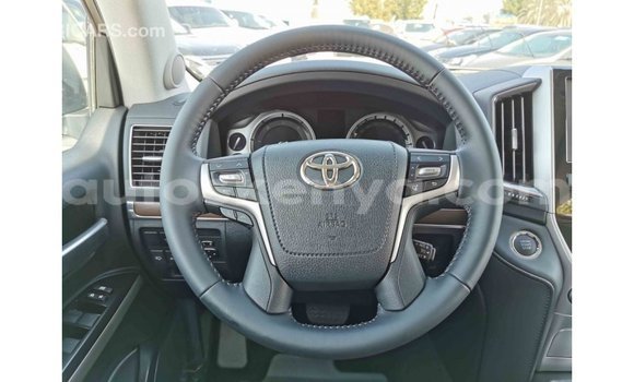 Buy Import Toyota Land Cruiser Black Car in Import - Dubai in Central Kenya Buy Import Toyota Land Cruiser Black Car in Import - Dubai in Central Kenya
