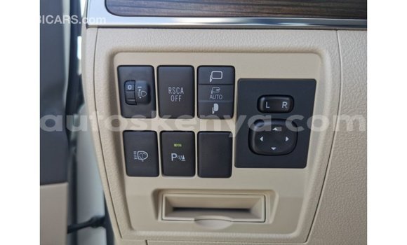 Buy Import Toyota Land Cruiser White Car in Import - Dubai in Central Kenya Buy Import Toyota Land Cruiser White Car in Import - Dubai in Central Kenya