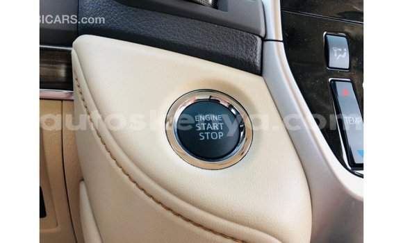 Nunua Imported Toyota Land Cruiser Nyeupe Gari ndani ya Import - Dubai nchini Kati Kenya Nunua Imported Toyota Land Cruiser Nyeupe Gari ndani ya Import - Dubai nchini Kati Kenya