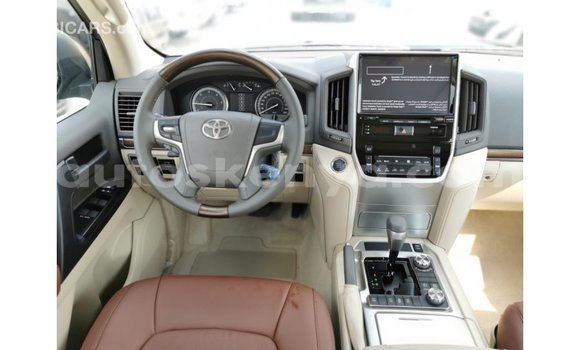 Nunua Imported Toyota Land Cruiser Nyeusi Gari ndani ya Import - Dubai nchini Kati Kenya Nunua Imported Toyota Land Cruiser Nyeusi Gari ndani ya Import - Dubai nchini Kati Kenya