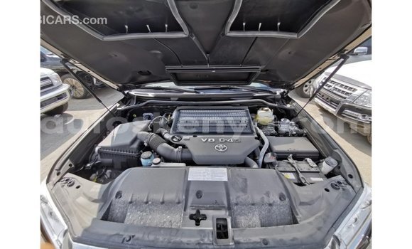 Nunua Imported Toyota Land Cruiser Nyeusi Gari ndani ya Import - Dubai nchini Kati Kenya Nunua Imported Toyota Land Cruiser Nyeusi Gari ndani ya Import - Dubai nchini Kati Kenya