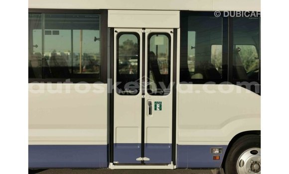 Nunua Imported Toyota Coaster Nyeupe Gari ndani ya Import - Dubai nchini Kati Kenya Nunua Imported Toyota Coaster Nyeupe Gari ndani ya Import - Dubai nchini Kati Kenya