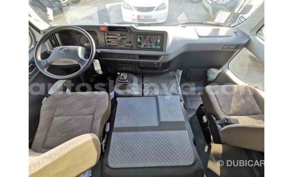 Nunua Imported Toyota Coaster Nyeupe Gari ndani ya Import - Dubai nchini Kati Kenya Nunua Imported Toyota Coaster Nyeupe Gari ndani ya Import - Dubai nchini Kati Kenya