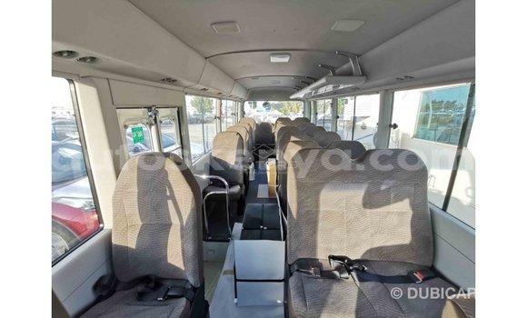 Nunua Imported Toyota Coaster Nyeupe Gari ndani ya Import - Dubai nchini Kati Kenya Nunua Imported Toyota Coaster Nyeupe Gari ndani ya Import - Dubai nchini Kati Kenya