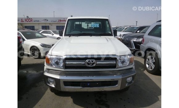 Buy Import Toyota Land Cruiser White Car in Import - Dubai in Central Kenya Buy Import Toyota Land Cruiser White Car in Import - Dubai in Central Kenya