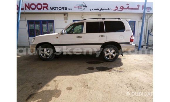 Imported Toyota Land Cruiser White Makiinaa iti Import - Dubai keessatti Central Kenya keessatti Imported Toyota Land Cruiser White Makiinaa iti Import - Dubai keessatti Central Kenya keessatti