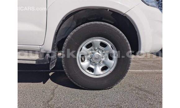 Nunua Imported Toyota Hilux Nyeupe Gari ndani ya Import - Dubai nchini Kati Kenya Nunua Imported Toyota Hilux Nyeupe Gari ndani ya Import - Dubai nchini Kati Kenya