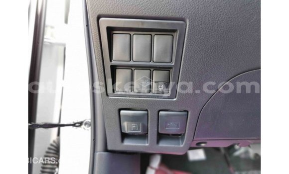 Imported Toyota Hilux White Makiinaa iti Import - Dubai keessatti Central Kenya keessatti Imported Toyota Hilux White Makiinaa iti Import - Dubai keessatti Central Kenya keessatti