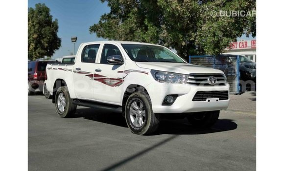 Nunua Imported Toyota Hilux Nyeupe Gari ndani ya Import - Dubai nchini Kati Kenya Nunua Imported Toyota Hilux Nyeupe Gari ndani ya Import - Dubai nchini Kati Kenya