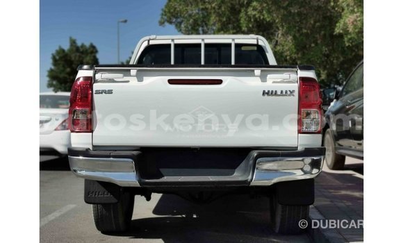 Nunua Imported Toyota Hilux Nyeupe Gari ndani ya Import - Dubai nchini Kati Kenya Nunua Imported Toyota Hilux Nyeupe Gari ndani ya Import - Dubai nchini Kati Kenya