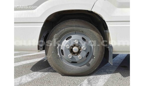 Nunua Imported Toyota Coaster Nyeupe Gari ndani ya Import - Dubai nchini Kati Kenya Nunua Imported Toyota Coaster Nyeupe Gari ndani ya Import - Dubai nchini Kati Kenya