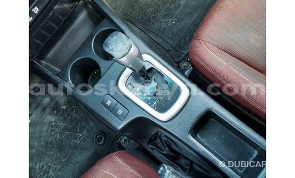 Imported Toyota Hilux White Makiinaa iti Import - Dubai keessatti Central Kenya keessatti Imported Toyota Hilux White Makiinaa iti Import - Dubai keessatti Central Kenya keessatti