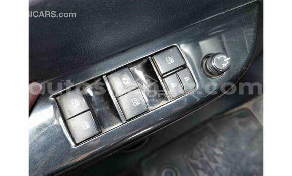 Imported Toyota Hilux White Makiinaa iti Import - Dubai keessatti Central Kenya keessatti Imported Toyota Hilux White Makiinaa iti Import - Dubai keessatti Central Kenya keessatti