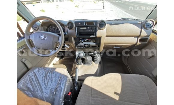Nunua Imported Toyota Land Cruiser Beige Gari ndani ya Import - Dubai nchini Kati Kenya Nunua Imported Toyota Land Cruiser Beige Gari ndani ya Import - Dubai nchini Kati Kenya