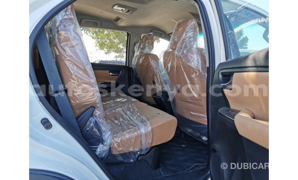 Imported Toyota Fortuner White Makiinaa iti Import - Dubai keessatti Central Kenya keessatti Imported Toyota Fortuner White Makiinaa iti Import - Dubai keessatti Central Kenya keessatti