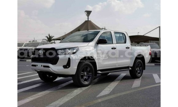 Buy Import Toyota Hilux White Car in Import - Dubai in Central Kenya Buy Import Toyota Hilux White Car in Import - Dubai in Central Kenya