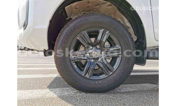 Buy Import Toyota Hilux White Car in Import - Dubai in Central Kenya Buy Import Toyota Hilux White Car in Import - Dubai in Central Kenya