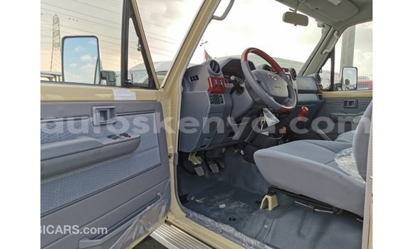 Buy Import Toyota Land Cruiser Beige Car in Import - Dubai in Central Kenya Buy Import Toyota Land Cruiser Beige Car in Import - Dubai in Central Kenya