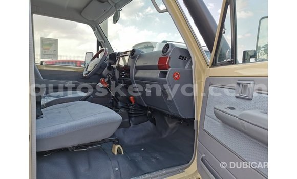 Buy Import Toyota Land Cruiser Beige Car in Import - Dubai in Central Kenya Buy Import Toyota Land Cruiser Beige Car in Import - Dubai in Central Kenya