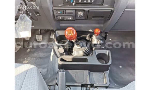 Buy Import Toyota Land Cruiser Beige Car in Import - Dubai in Central Kenya Buy Import Toyota Land Cruiser Beige Car in Import - Dubai in Central Kenya