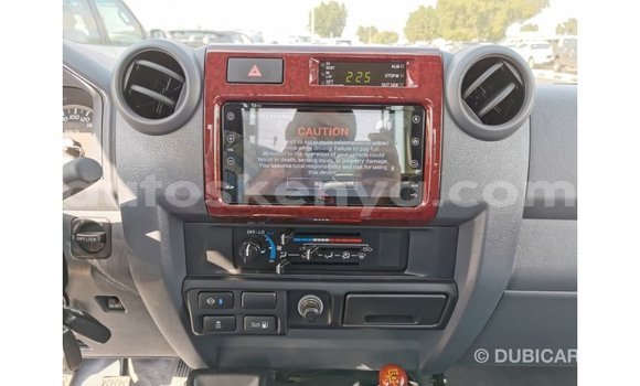 Buy Import Toyota Land Cruiser Beige Car in Import - Dubai in Central Kenya Buy Import Toyota Land Cruiser Beige Car in Import - Dubai in Central Kenya