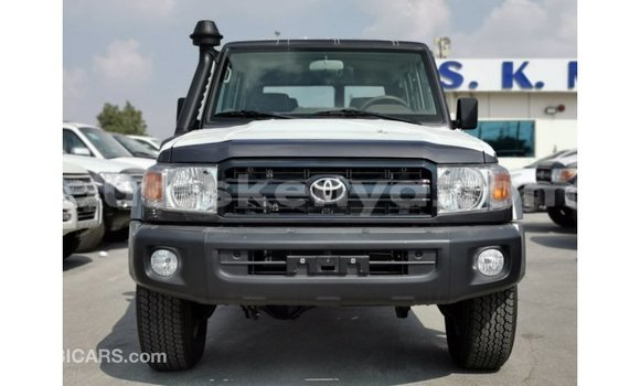 Nunua Imported Toyota Land Cruiser Nyingine Gari ndani ya Import - Dubai nchini Kati Kenya Nunua Imported Toyota Land Cruiser Nyingine Gari ndani ya Import - Dubai nchini Kati Kenya