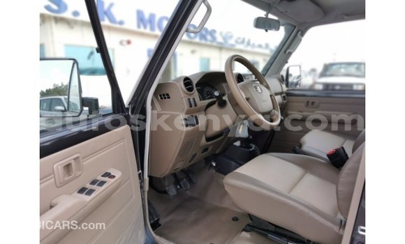 Nunua Imported Toyota Land Cruiser Nyingine Gari ndani ya Import - Dubai nchini Kati Kenya Nunua Imported Toyota Land Cruiser Nyingine Gari ndani ya Import - Dubai nchini Kati Kenya
