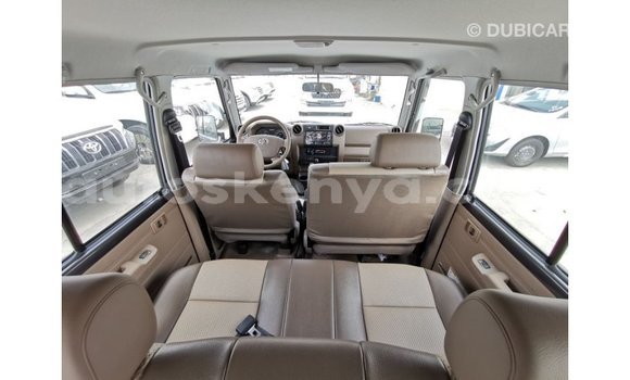 Nunua Imported Toyota Land Cruiser Nyingine Gari ndani ya Import - Dubai nchini Kati Kenya Nunua Imported Toyota Land Cruiser Nyingine Gari ndani ya Import - Dubai nchini Kati Kenya