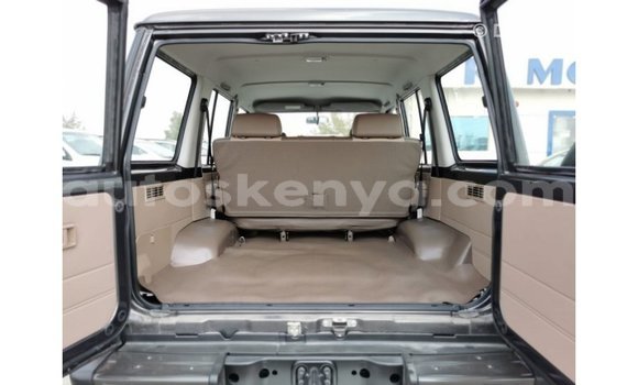 Nunua Imported Toyota Land Cruiser Nyingine Gari ndani ya Import - Dubai nchini Kati Kenya Nunua Imported Toyota Land Cruiser Nyingine Gari ndani ya Import - Dubai nchini Kati Kenya