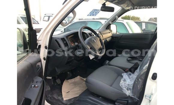 Nunua Imported Toyota DA Nyeupe Lori ndani ya Import - Dubai nchini Kati Kenya Nunua Imported Toyota DA Nyeupe Lori ndani ya Import - Dubai nchini Kati Kenya