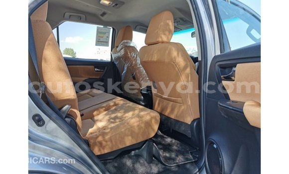 Nunua Imported Toyota Fortuner Nyingine Gari ndani ya Import - Dubai nchini Kati Kenya Nunua Imported Toyota Fortuner Nyingine Gari ndani ya Import - Dubai nchini Kati Kenya