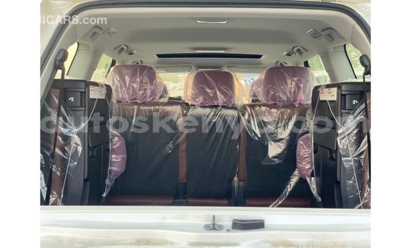 Buy Import Toyota Land Cruiser White Car in Import - Dubai in Central Kenya Buy Import Toyota Land Cruiser White Car in Import - Dubai in Central Kenya
