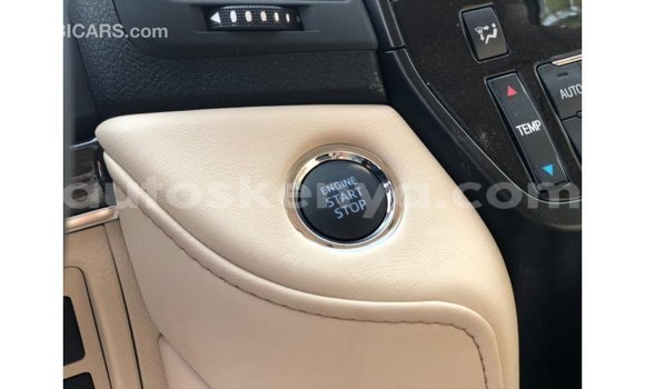 Nunua Imported Toyota Land Cruiser Nyeusi Gari ndani ya Import - Dubai nchini Kati Kenya Nunua Imported Toyota Land Cruiser Nyeusi Gari ndani ya Import - Dubai nchini Kati Kenya