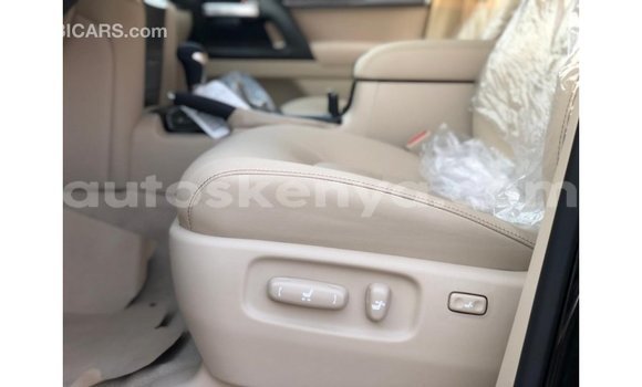 Nunua Imported Toyota Land Cruiser Nyeusi Gari ndani ya Import - Dubai nchini Kati Kenya Nunua Imported Toyota Land Cruiser Nyeusi Gari ndani ya Import - Dubai nchini Kati Kenya