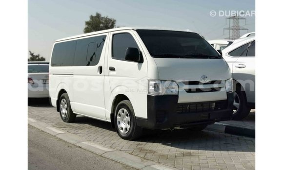 Buy Import Toyota Hiace White Car in Import - Dubai in Central Kenya Buy Import Toyota Hiace White Car in Import - Dubai in Central Kenya