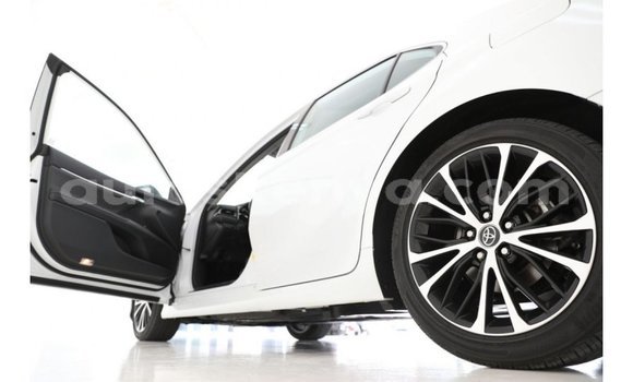 Buy Import Toyota Camry White Car in Import - Dubai in Central Kenya Buy Import Toyota Camry White Car in Import - Dubai in Central Kenya