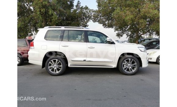 Buy Import Toyota Land Cruiser White Car in Import - Dubai in Central Kenya Buy Import Toyota Land Cruiser White Car in Import - Dubai in Central Kenya