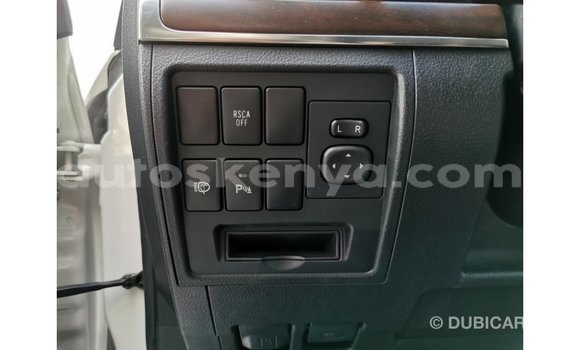 Buy Import Toyota Land Cruiser White Car in Import - Dubai in Central Kenya Buy Import Toyota Land Cruiser White Car in Import - Dubai in Central Kenya